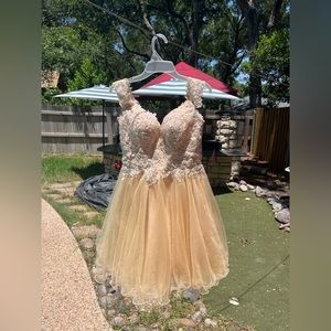 Cream/yellow women’s dress